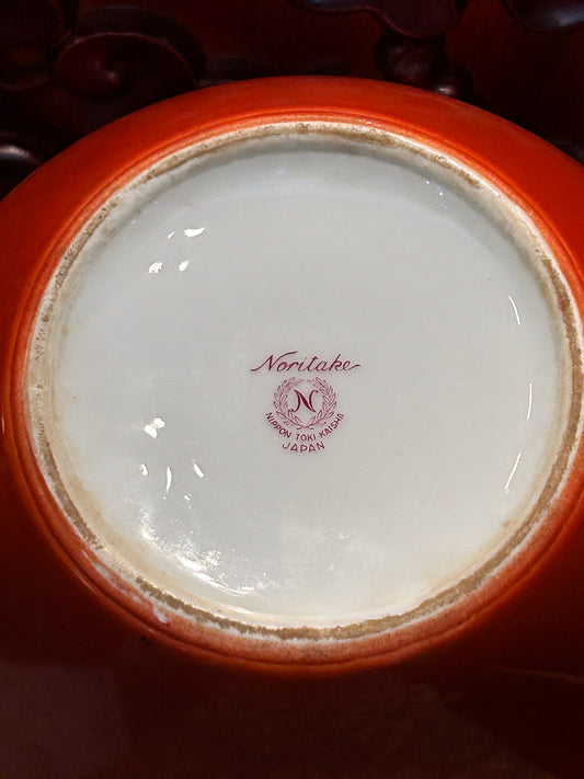 Noritake Scarlet Daisy Vase
